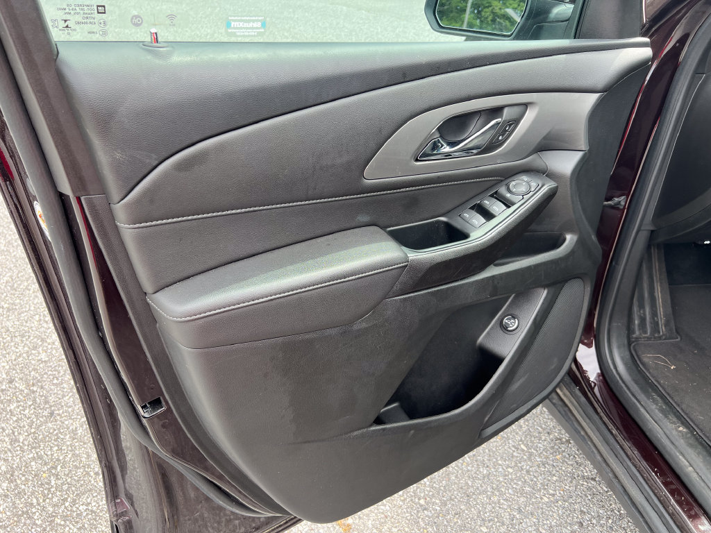 Used 2023 Chevrolet Traverse LT AWD/4WD image 16