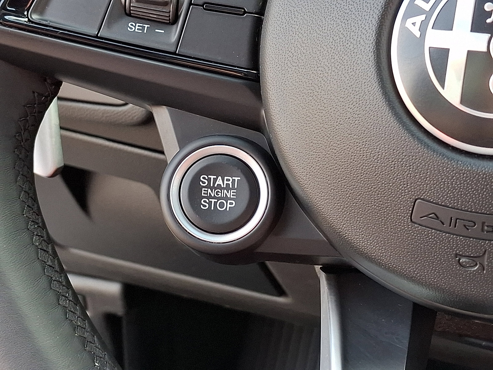 Used 2023 Alfa Romeo Giulia Veloce image 28