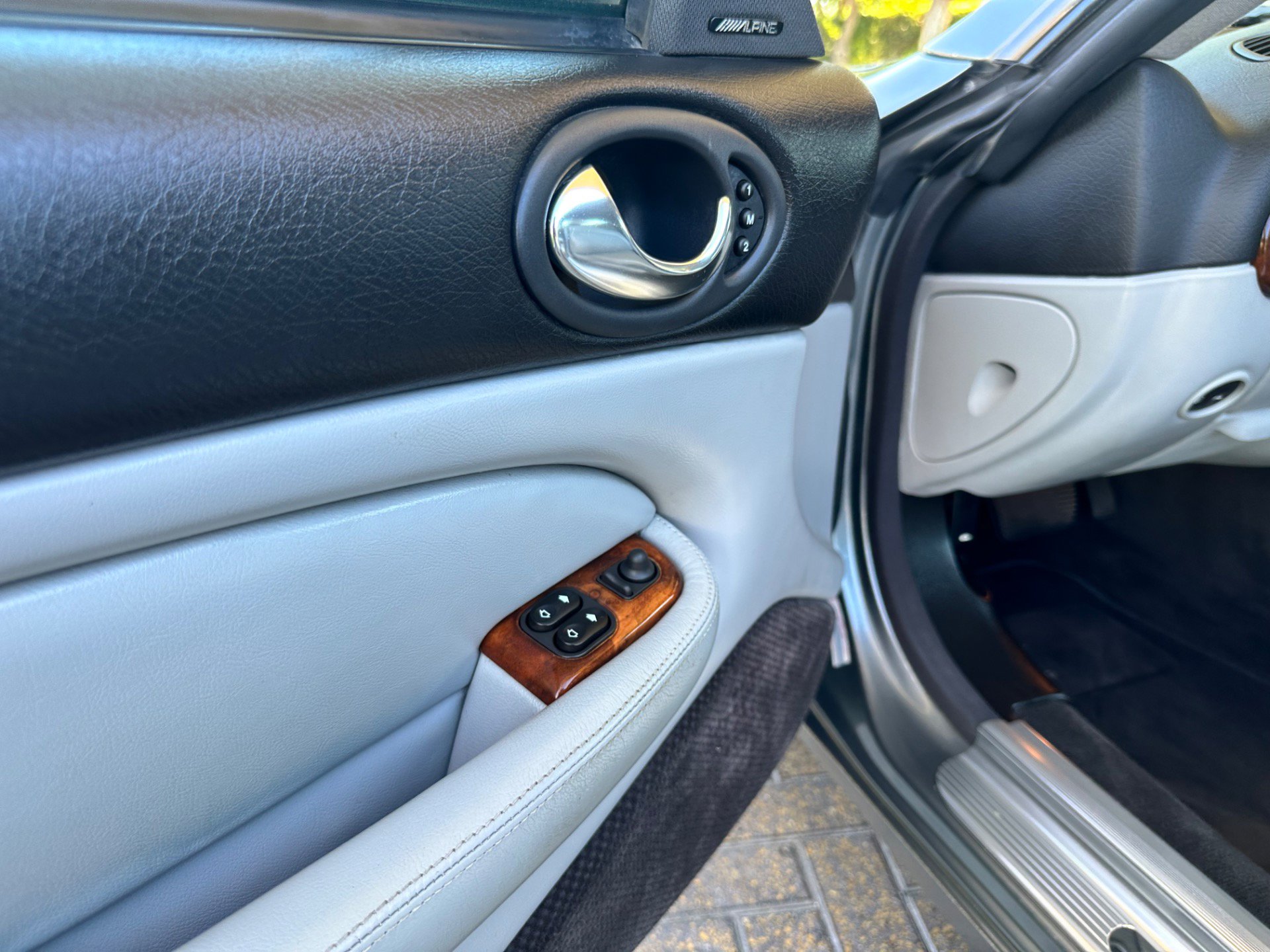 Used 2003 Jaguar XK8 Convertible image 15