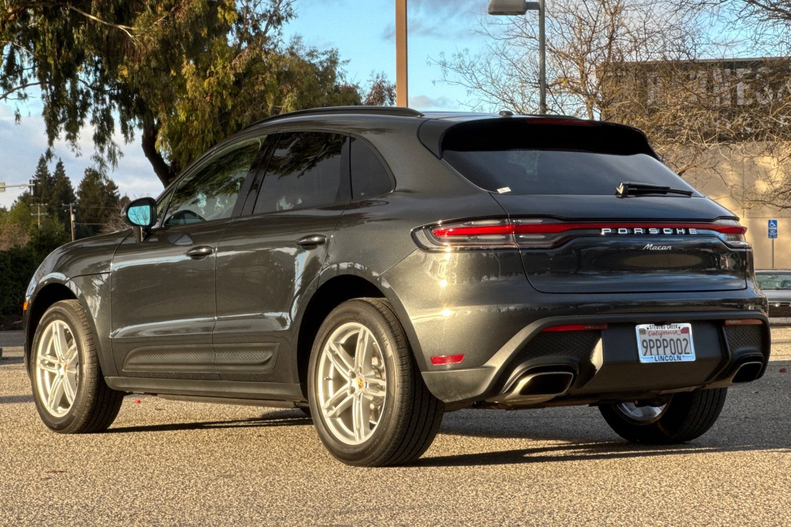 Used 2024 Porsche Macan image 6