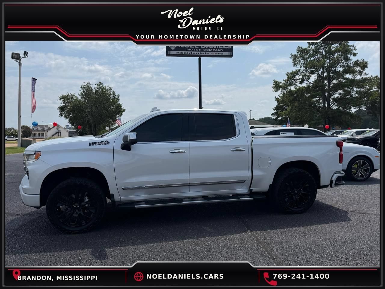 Used 2023 Chevrolet Silverado 1500 High Country w/ High Country Premium Package AWD/4WD image 1