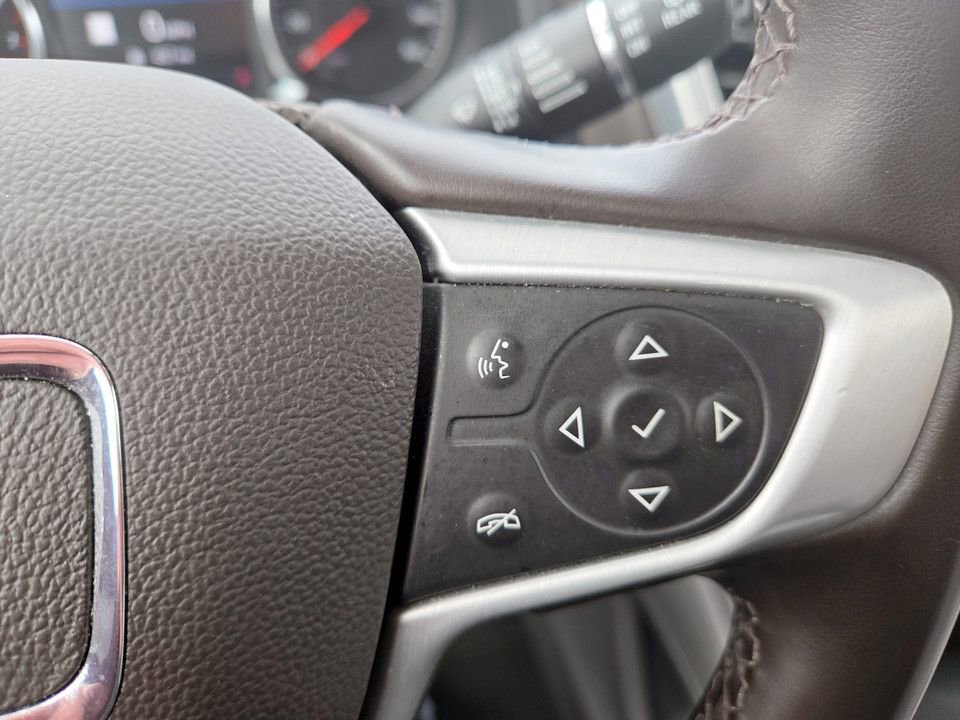 Used 2023 GMC Acadia SLT image 15