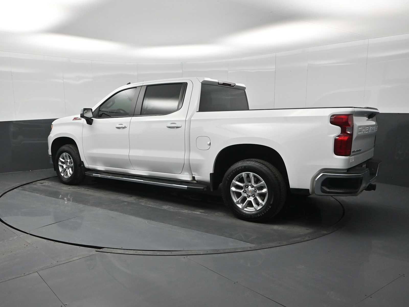 Used 2025 Chevrolet Silverado 1500 LT image 6