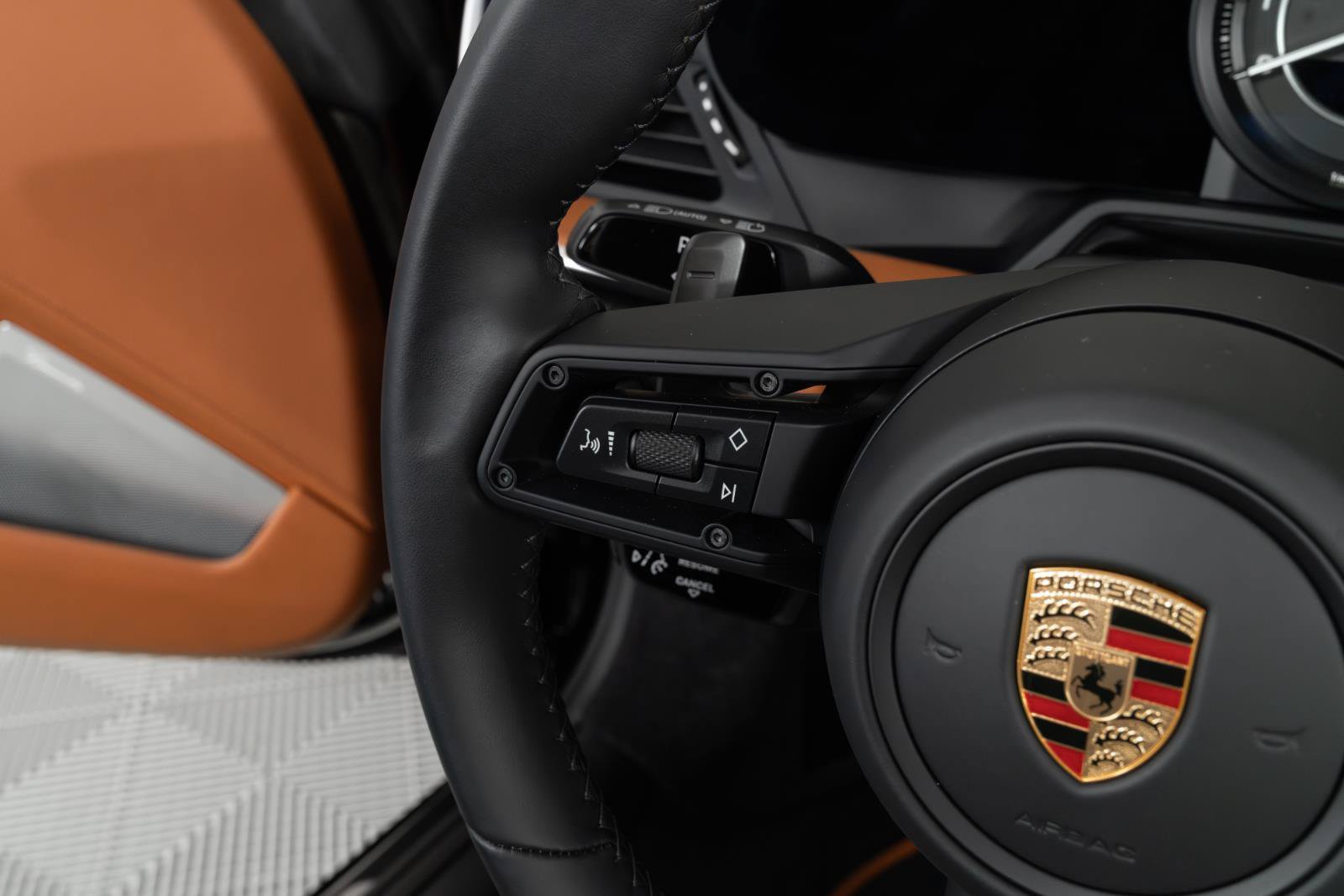 Used 2024 Porsche 911 Turbo AWD/4WD image 31