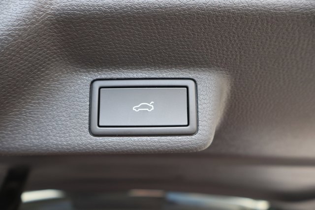 Used 2025 Volkswagen ID. Buzz Pro S Plus image 34