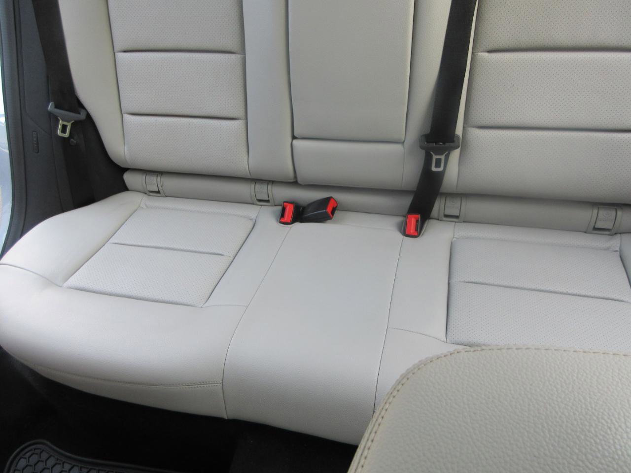 Used 2013 Mercedes-Benz E 350 4MATIC Wagon image 40