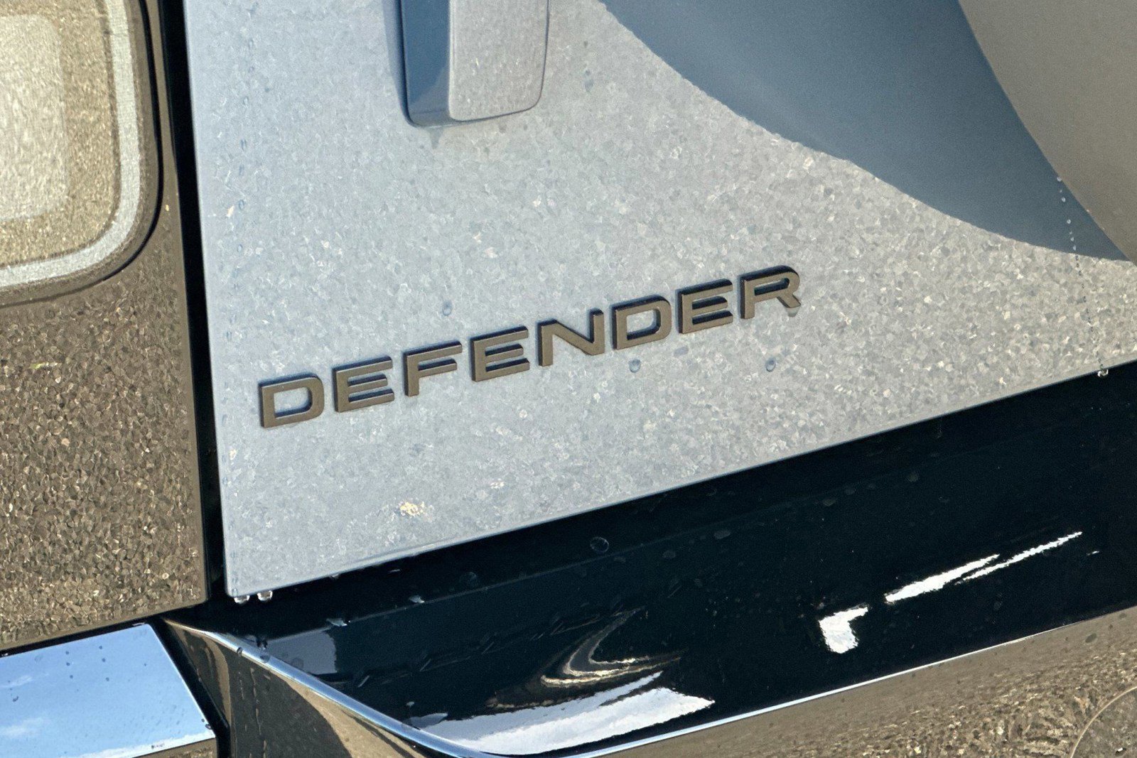 New 2026 Land Rover Defender 110 X-Dynamic SE AWD/4WD image 18