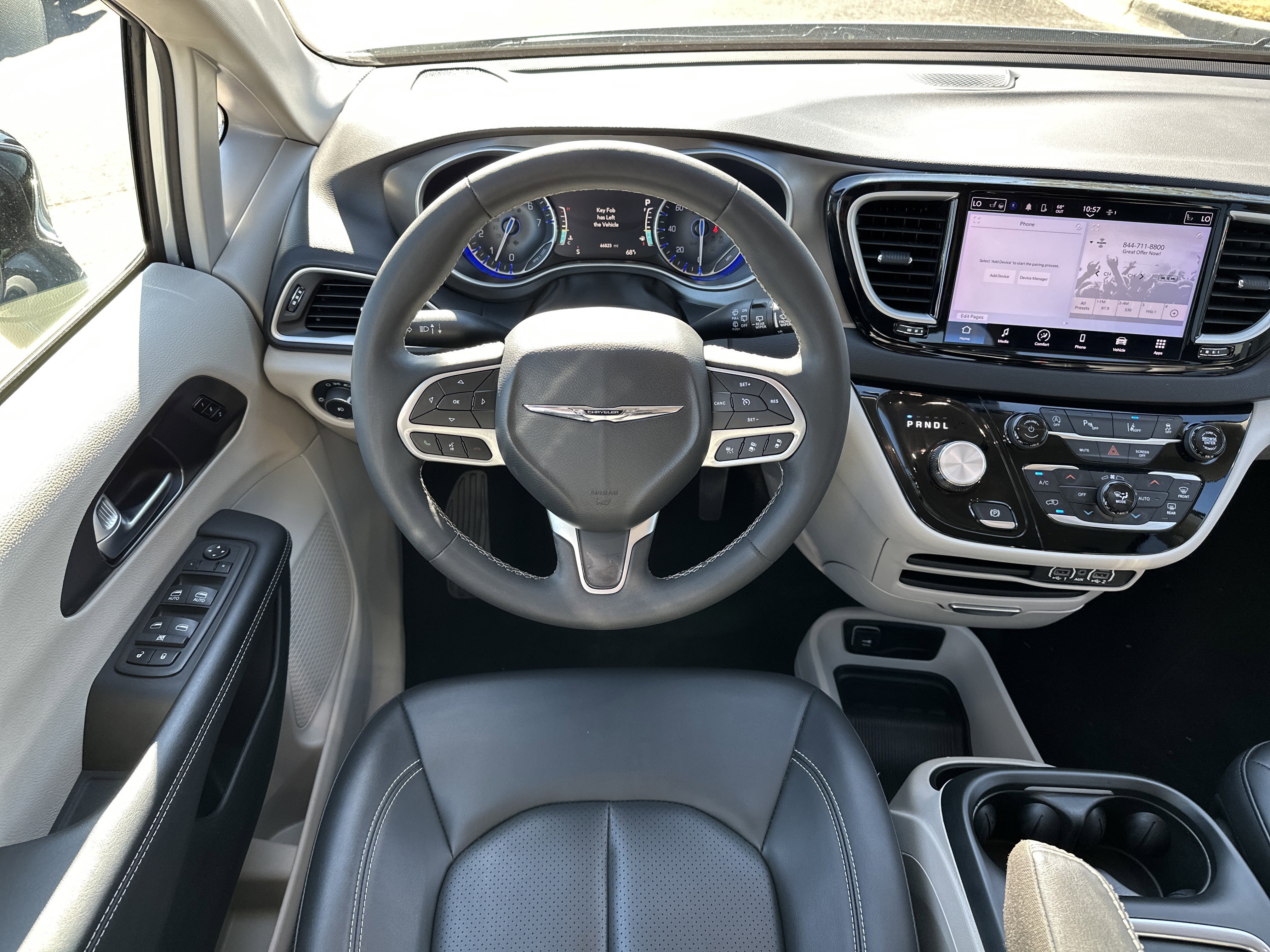 Used 2024 Chrysler Pacifica Touring-L image 25