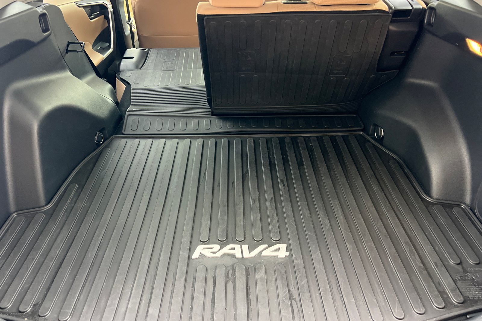 Certified 2020 Toyota RAV4 LE w/ All Weather Liner Package AWD/4WD image 15
