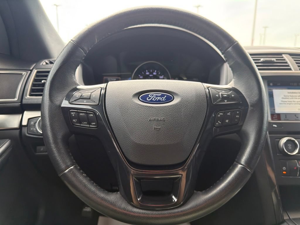 Used 2018 Ford Explorer XLT w/ Equipment Group 202A FWD image 16