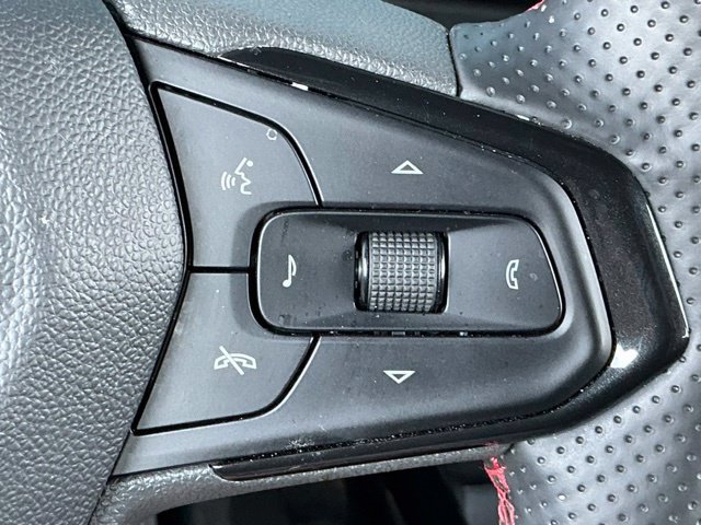Used 2026 Chevrolet Trax RS FWD image 31