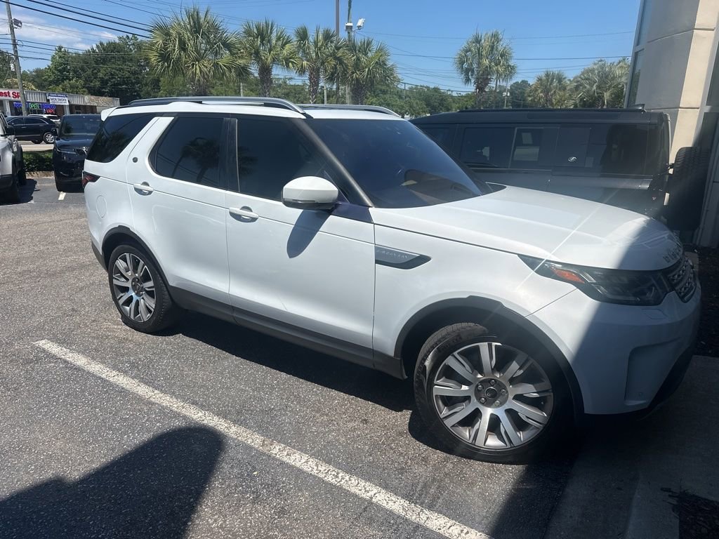 Used 2018 Land Rover Discovery HSE AWD/4WD image 1