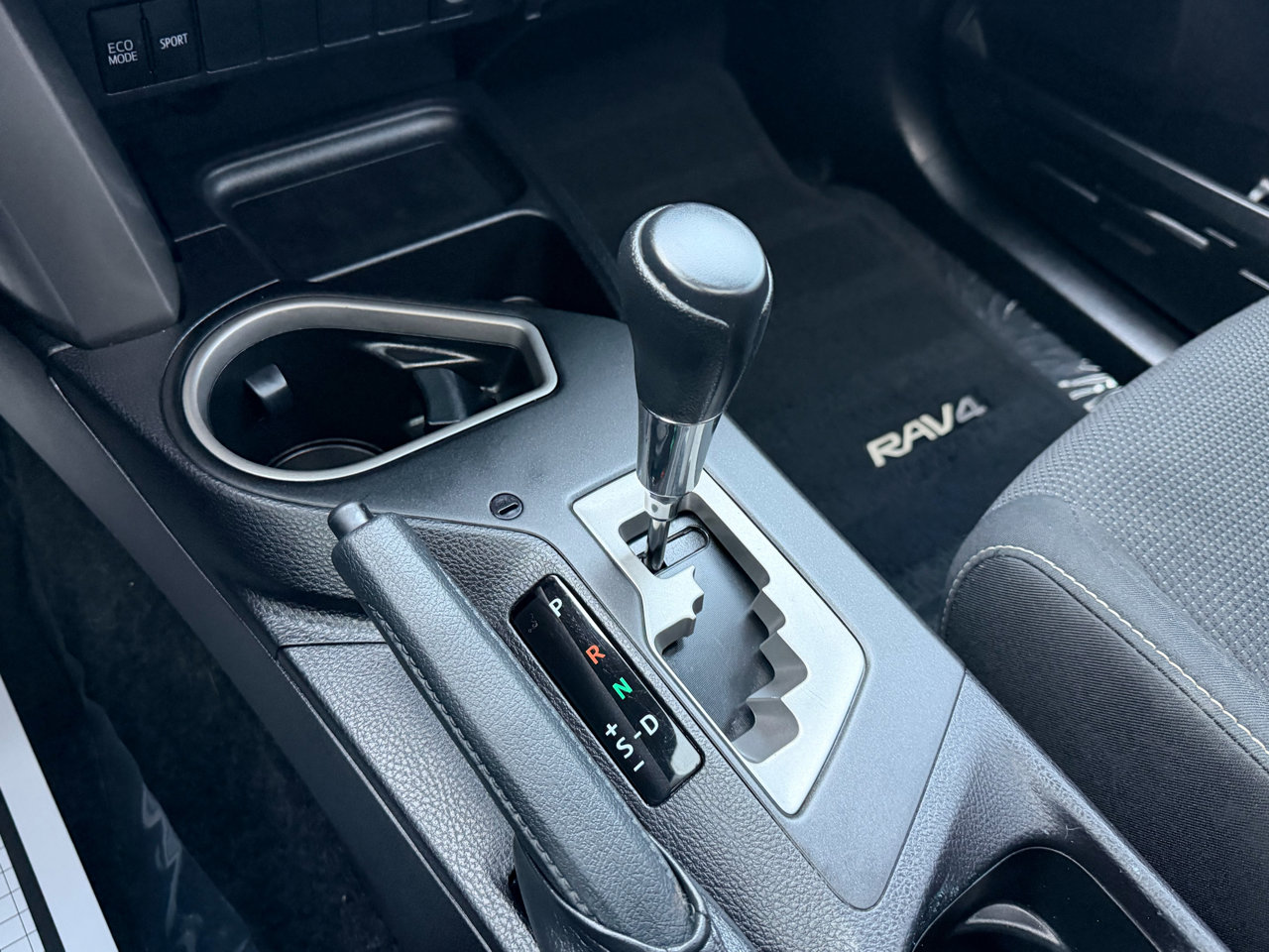 Used 2018 Toyota RAV4 XLE image 20