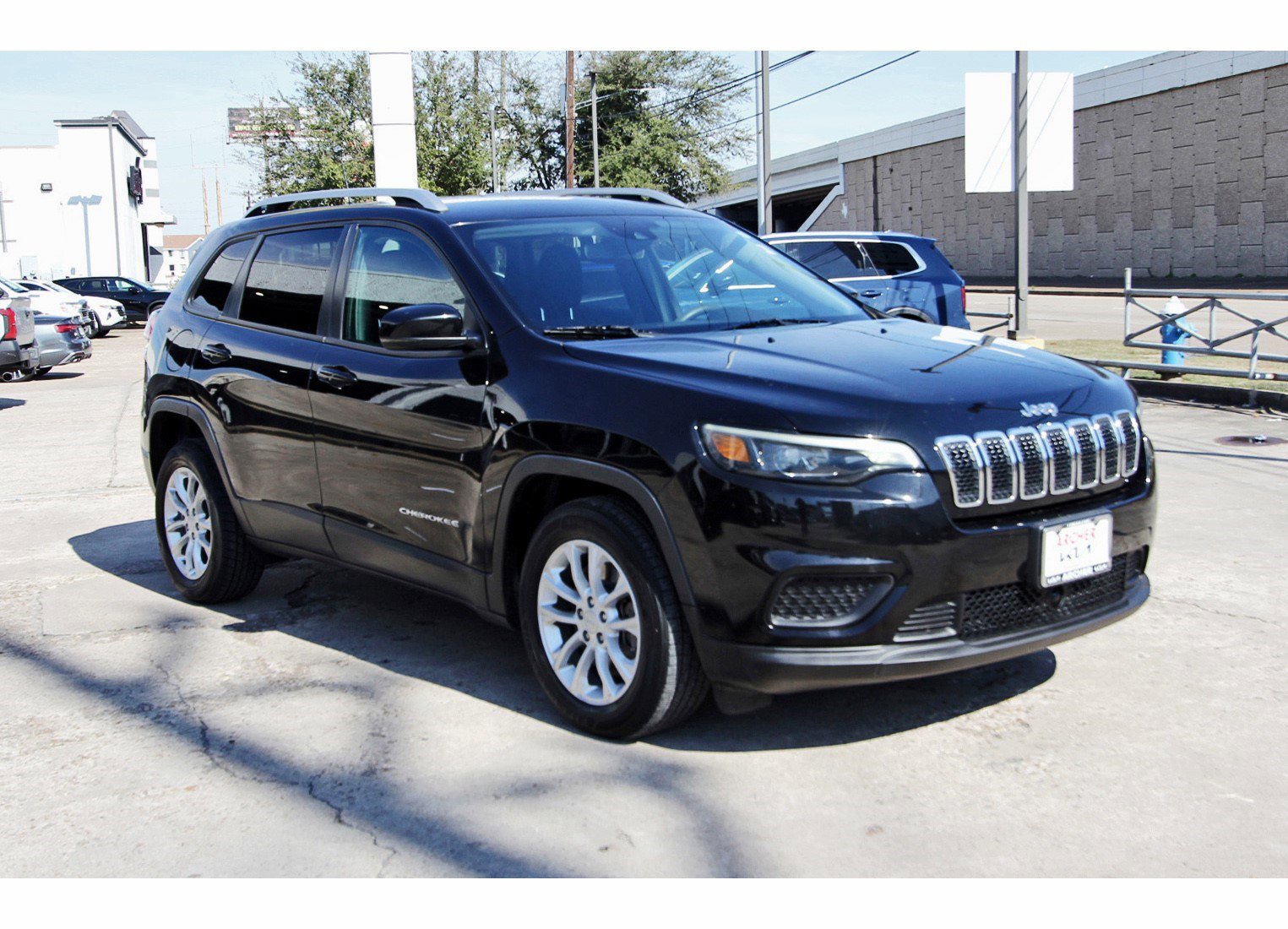 Used 2021 Jeep Cherokee Latitude FWD image 9