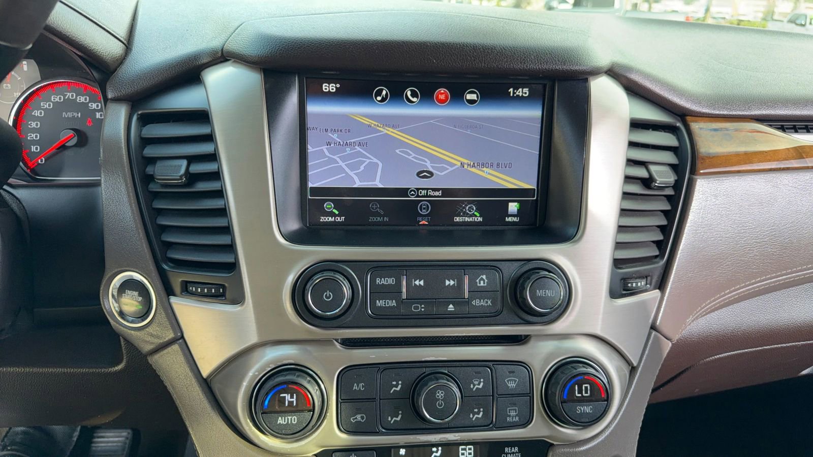 Used 2016 GMC Yukon XL Denali image 23