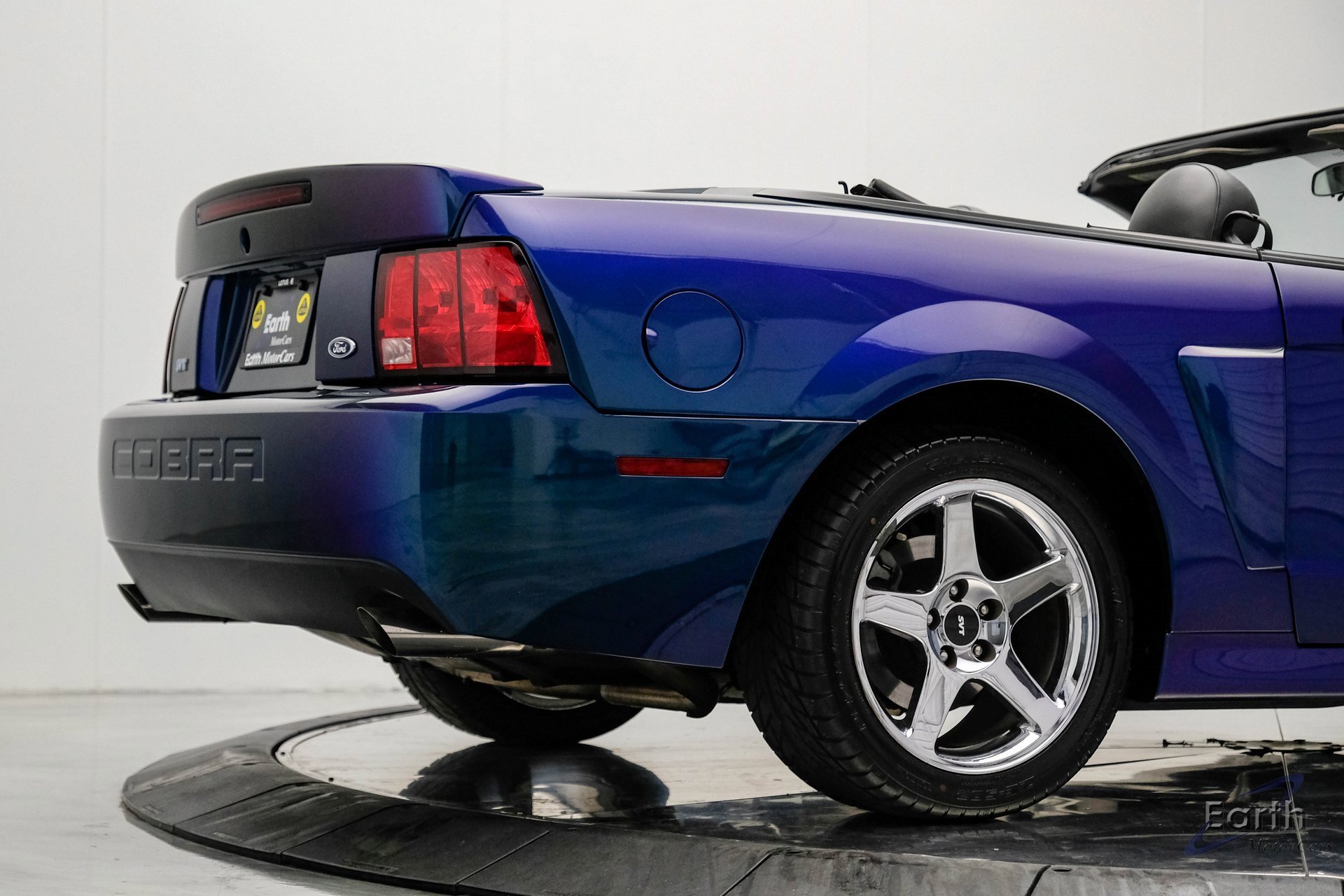 Used 2004 Ford Mustang Cobra image 17