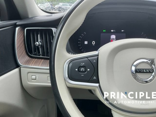 Certified 2022 Volvo XC60 B5 Momentum w/ Protection Package Premier FWD image 17