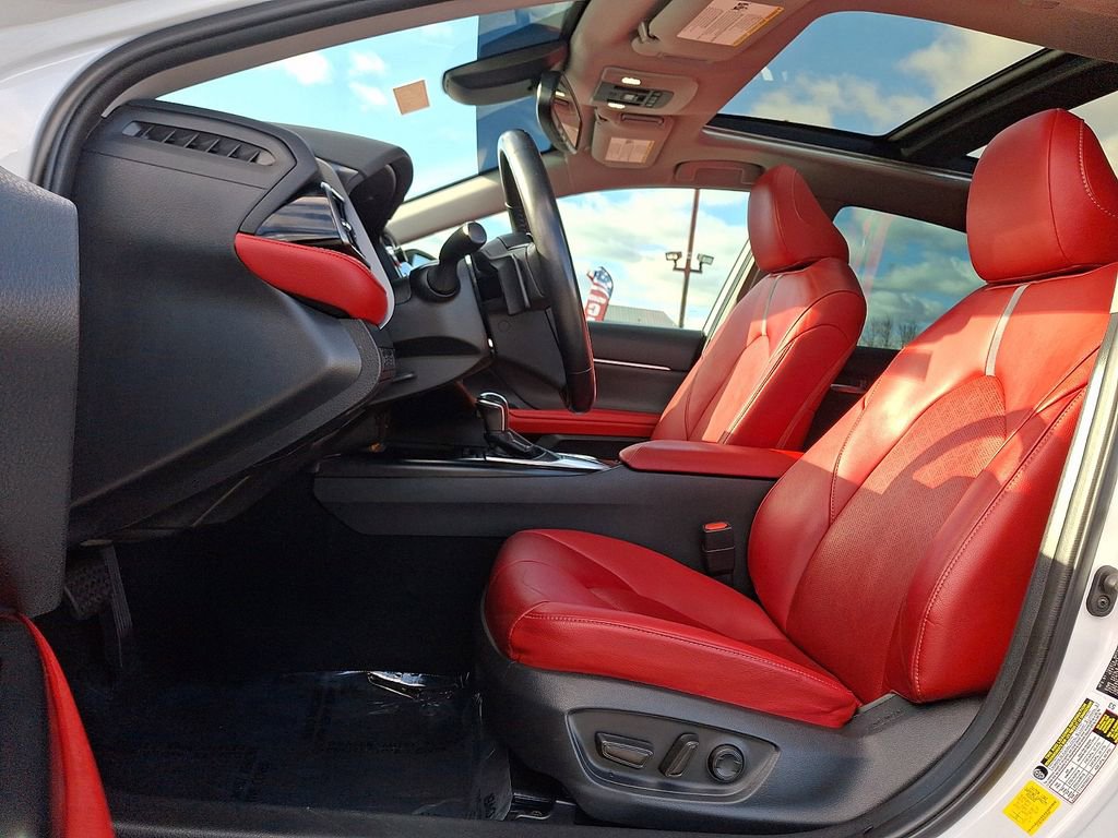 Used 2019 Toyota Camry XSE image 13