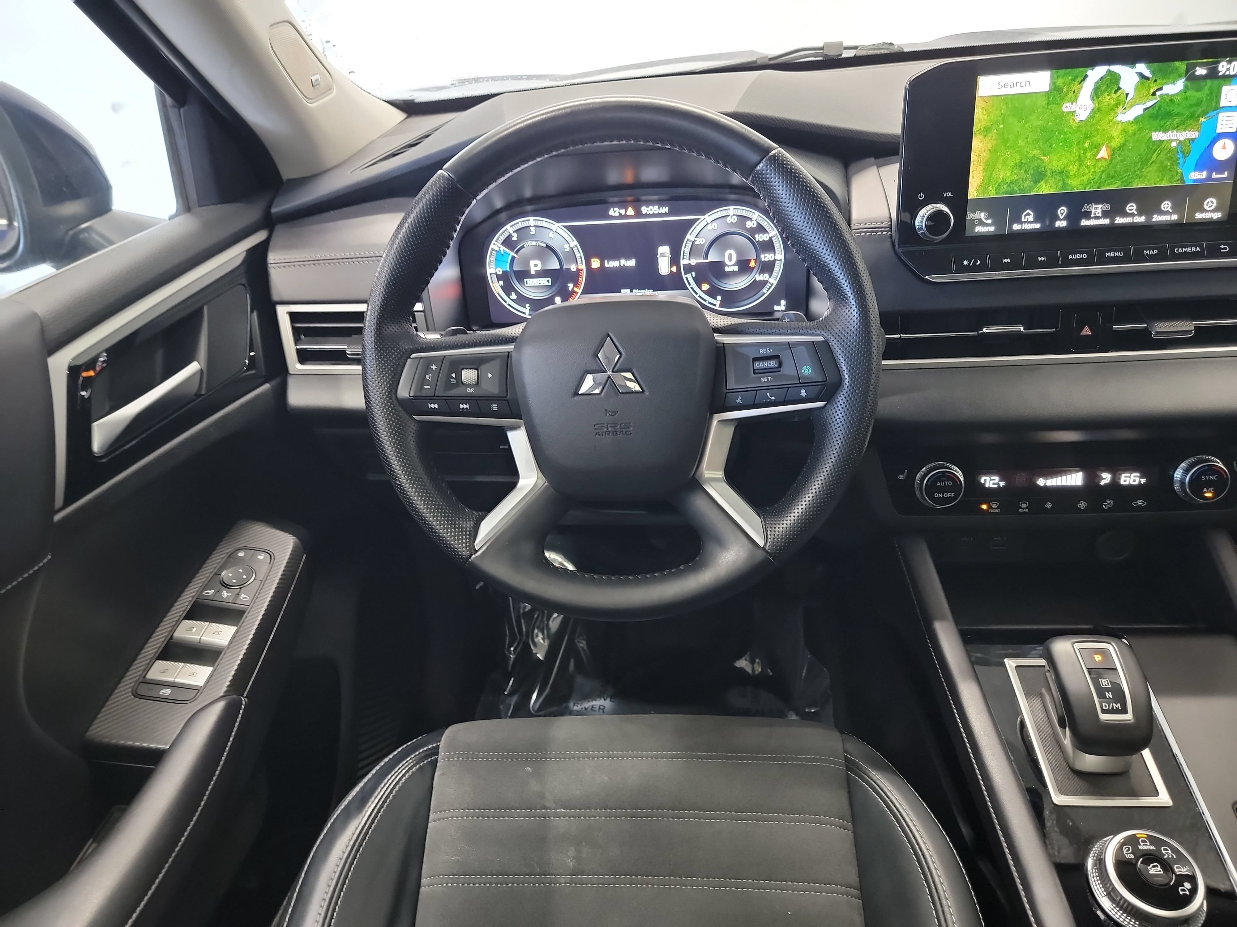 Used 2023 Mitsubishi Outlander SE FWD image 16