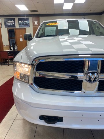 Used 2022 RAM 1500 Classic SLT w/ Electronics Group image 11