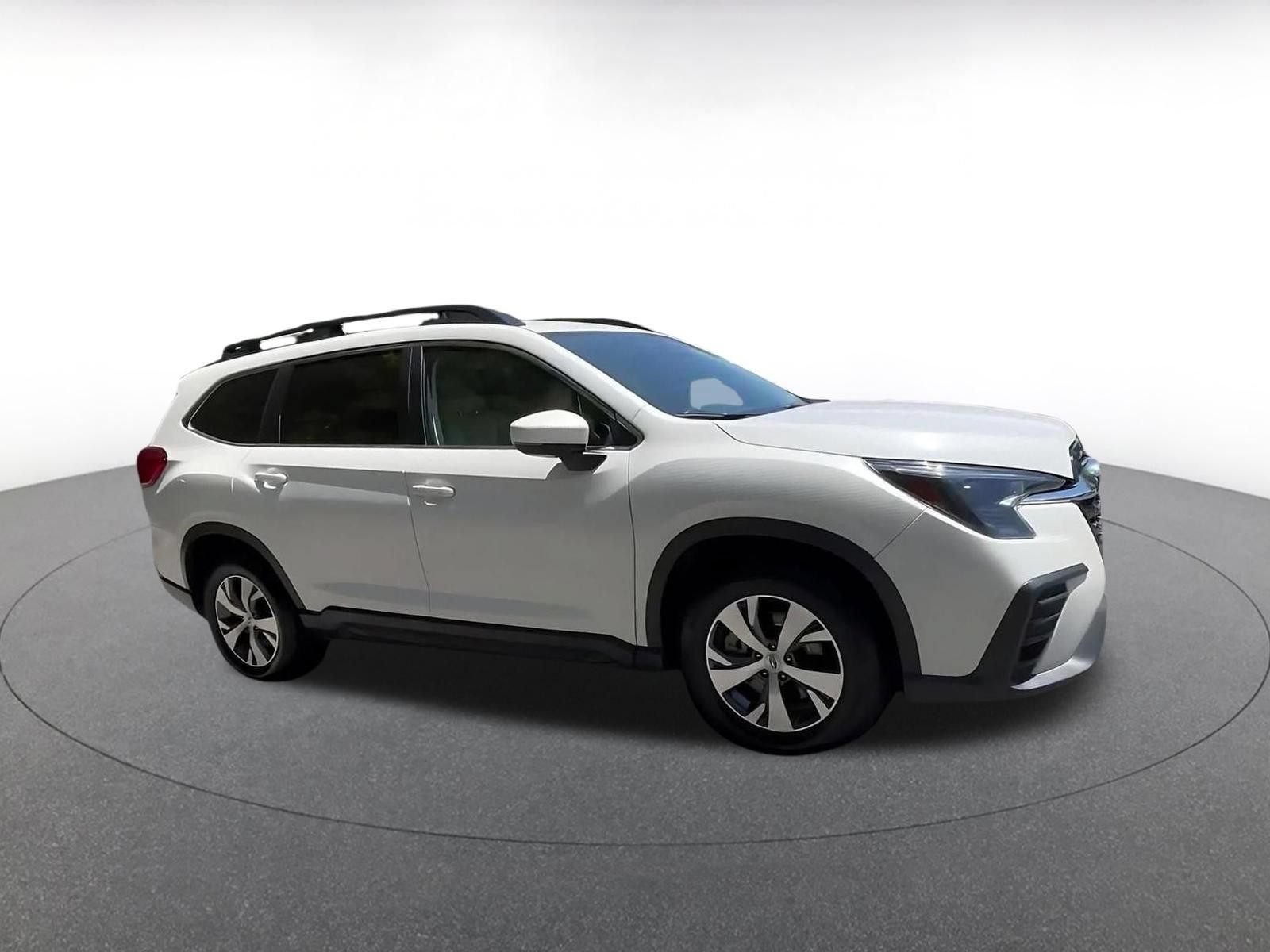 Used 2024 Subaru Ascent Premium w/ Convenience Package AWD/4WD image 2