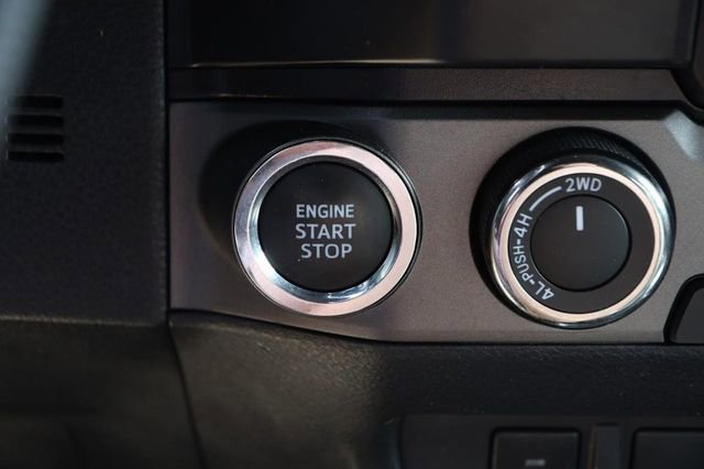 Used 2022 Toyota Tacoma TRD Off-Road w/ Technology Package AWD/4WD image 15