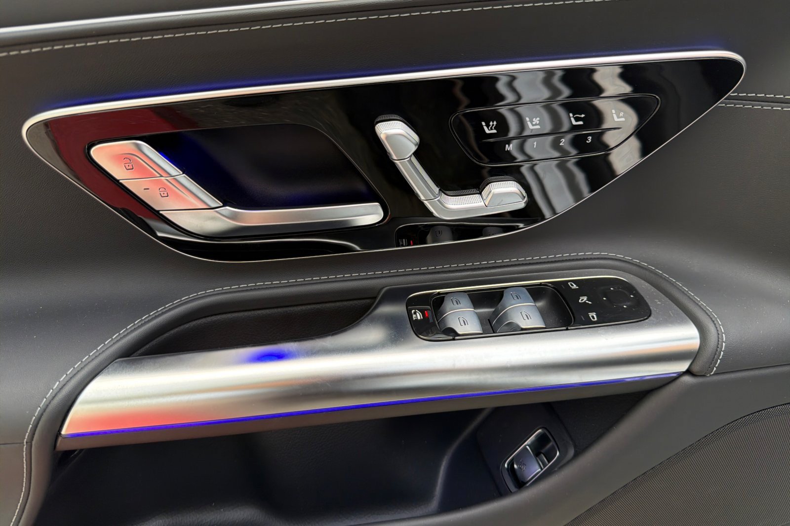 New 2026 Mercedes-Benz SL 63 AMG 4MATIC image 11