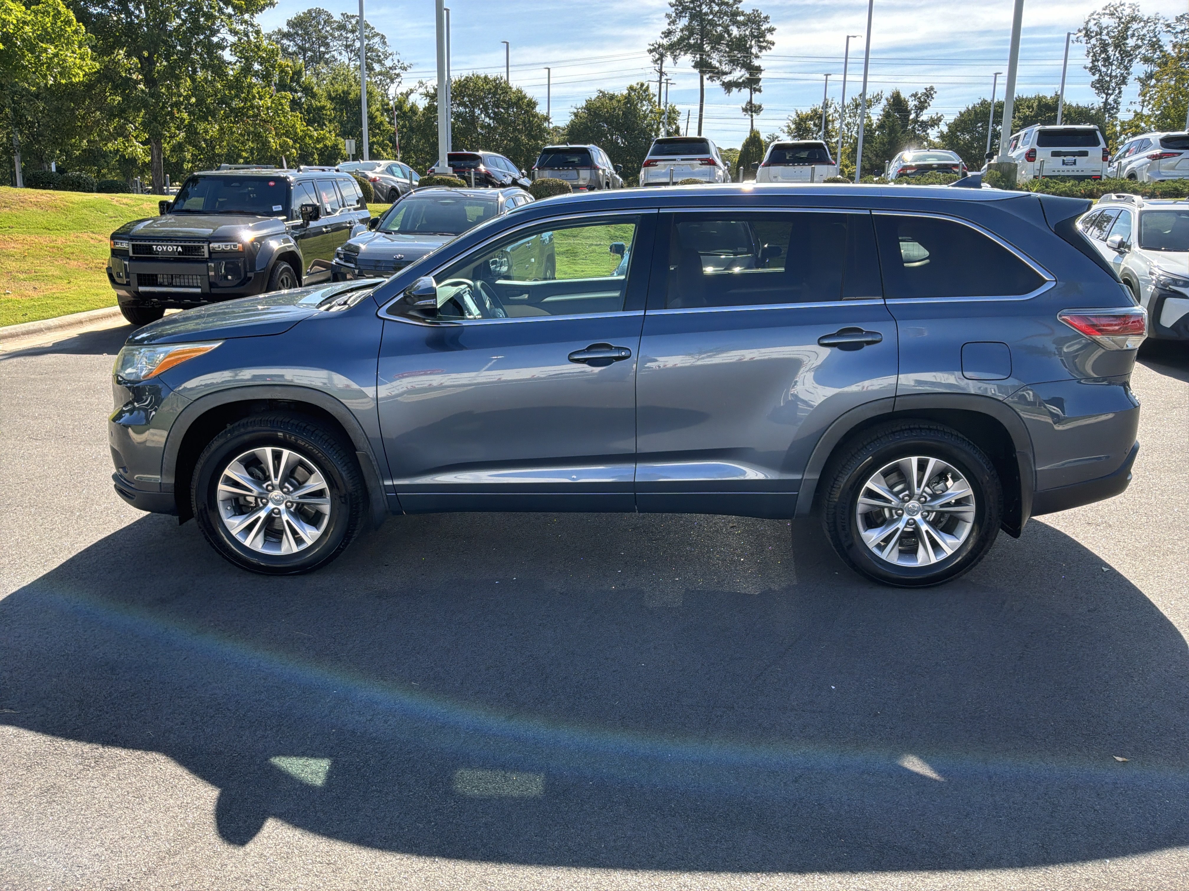 Used 2015 Toyota Highlander XLE AWD/4WD image 7