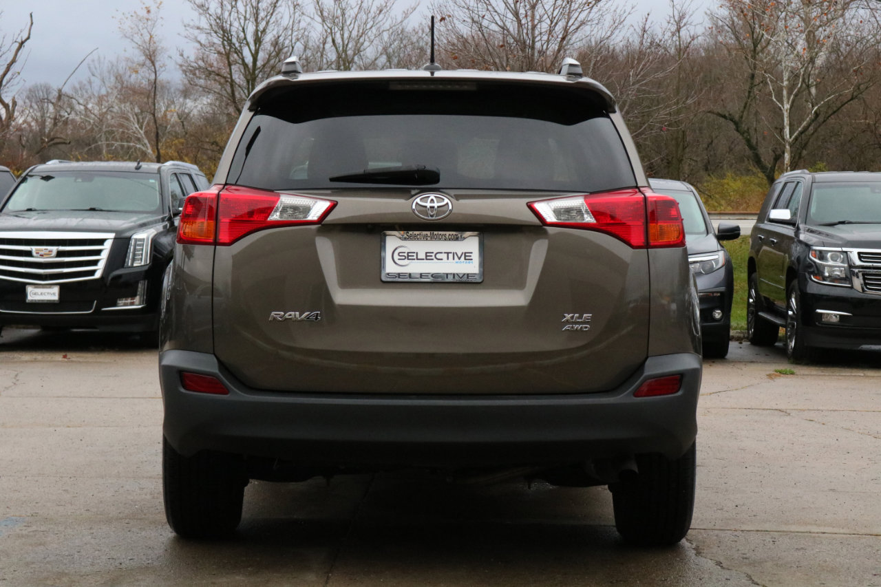 Used 2015 Toyota RAV4 XLE image 9