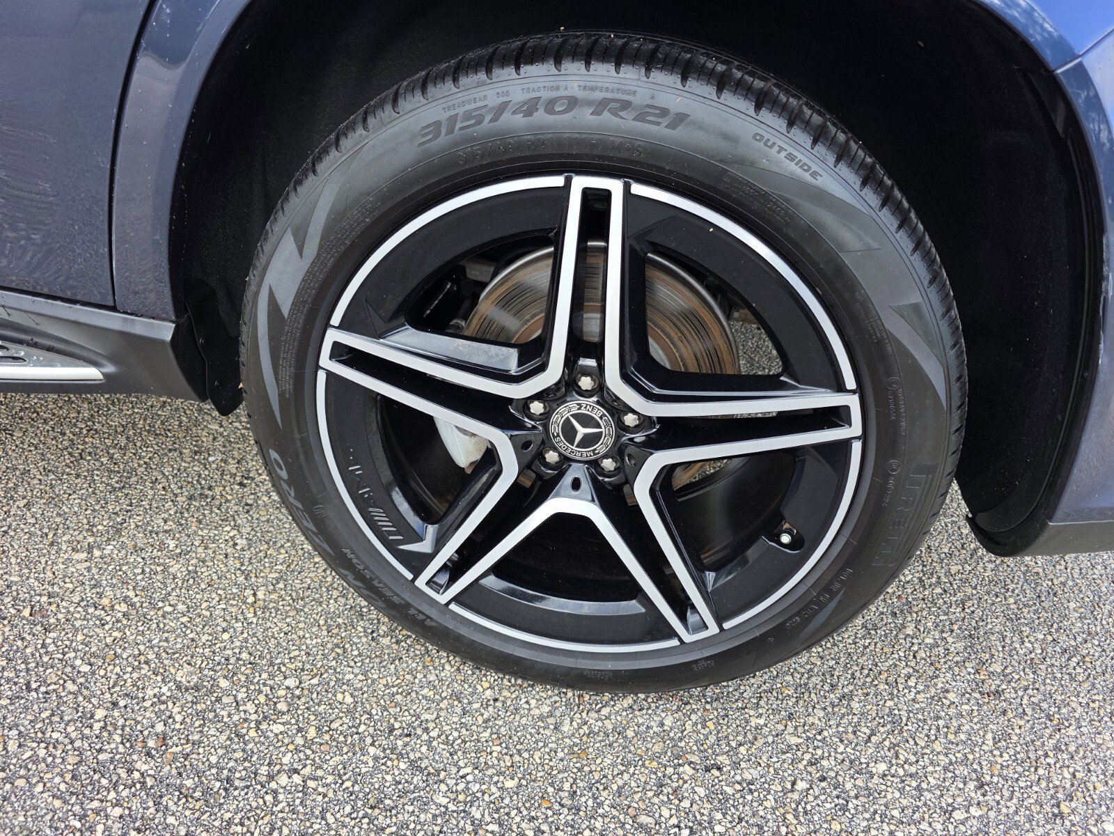 Used 2024 Mercedes-Benz GLS 450 4MATIC image 9
