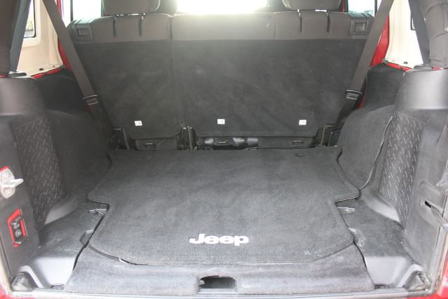 Used 2015 Jeep Wrangler Unlimited Sport w/ Connectivity Group AWD/4WD image 16