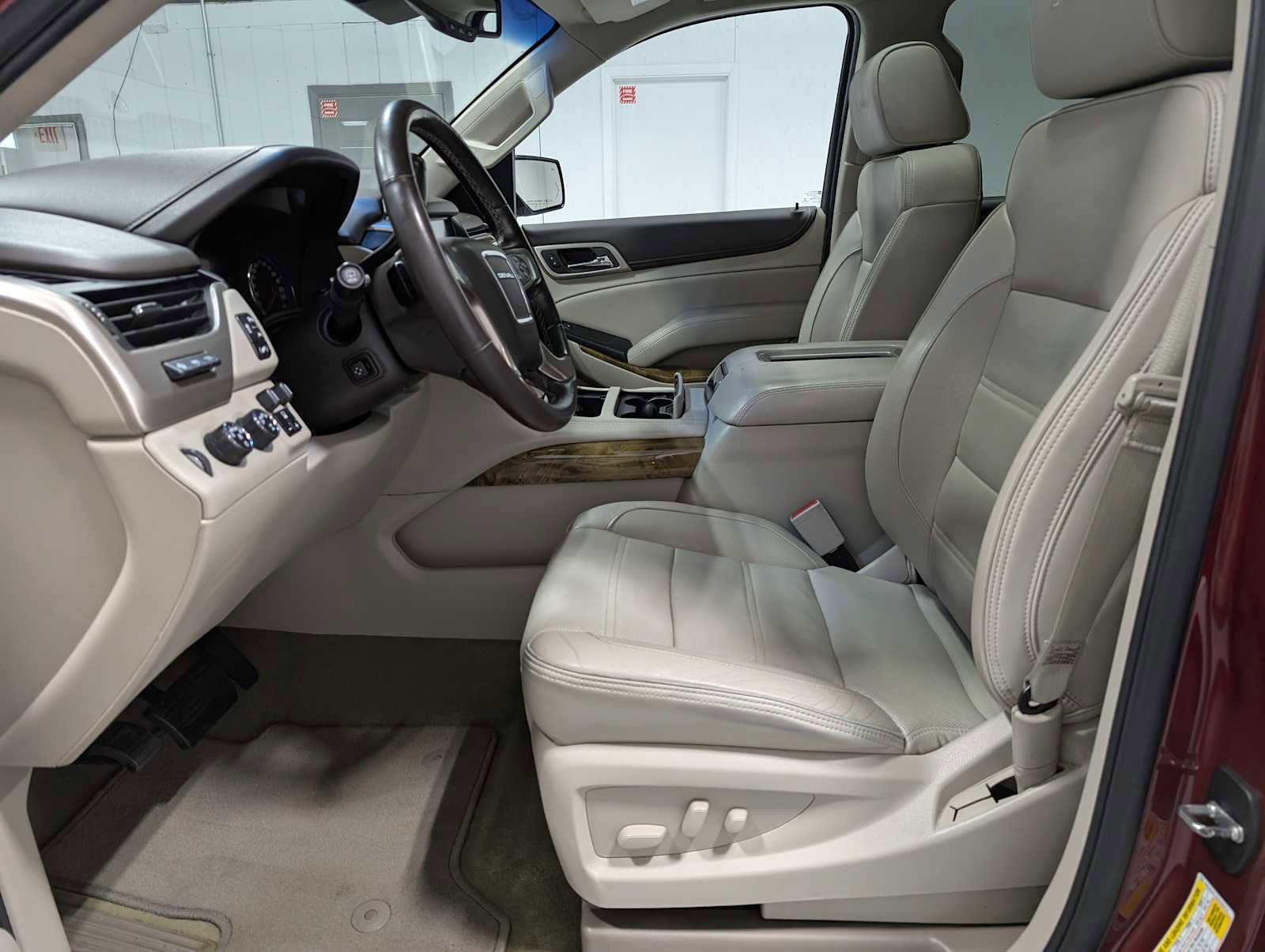 Certified 2017 GMC Yukon Denali image 5