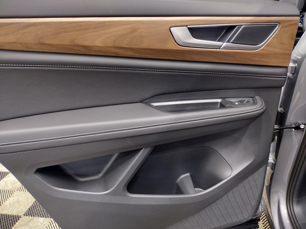 New 2025 Volkswagen Atlas SE image 24