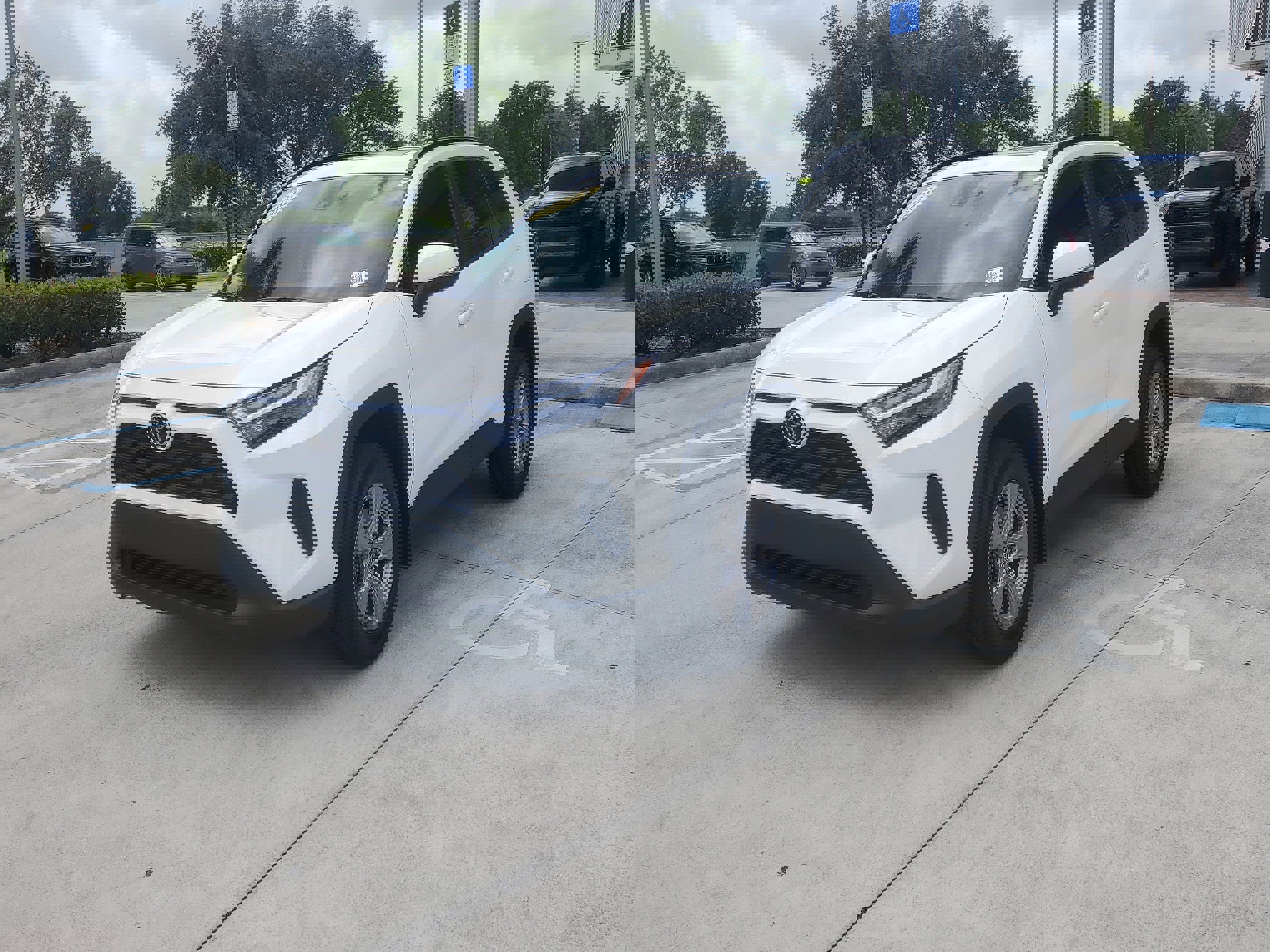 Certified 2024 Toyota RAV4 XLE w/ Convenience Package image 7