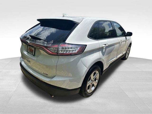 Used 2017 Ford Edge SE AWD/4WD image 4