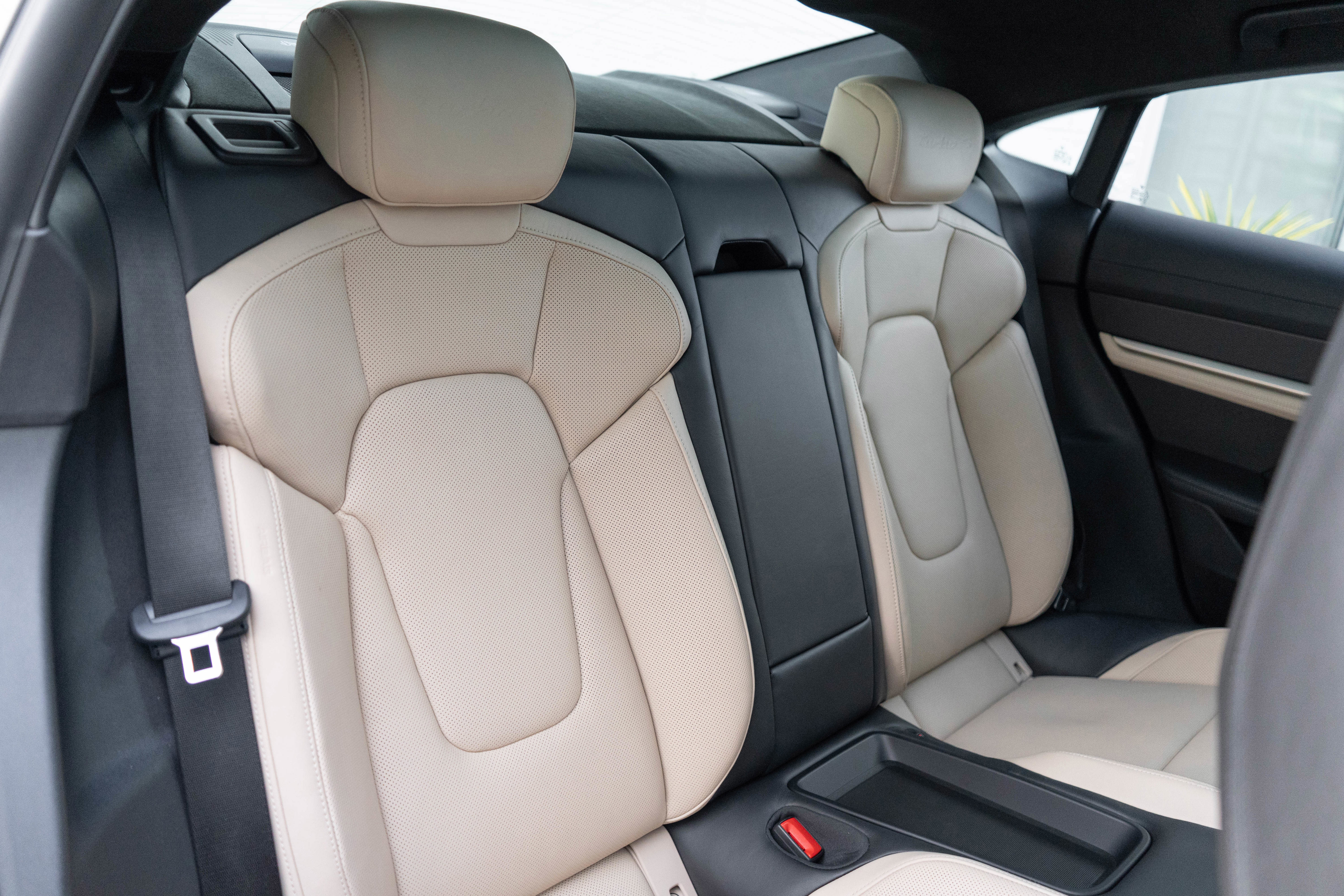 Used 2020 Porsche Taycan Turbo S image 31