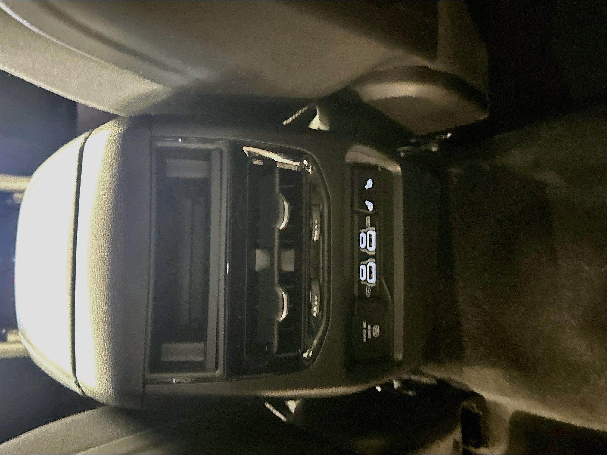 Used 2023 Jeep Grand Cherokee Limited w/ Black Appearance Package AWD/4WD image 27