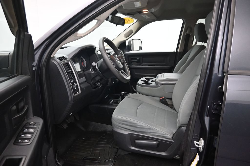 Used 2013 RAM 2500 Tradesman w/ Chrome Appearance Group AWD/4WD image 9