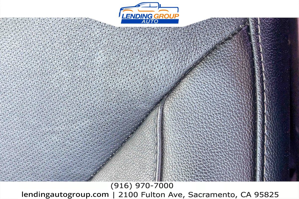 Used 2017 Ford Fusion Energi Titanium FWD image 23