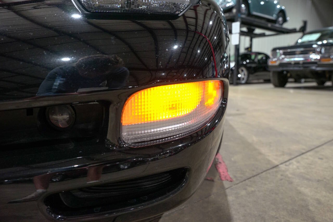 Used 1998 Chevrolet Corvette Coupe w/ Memory Pkg RWD image 36