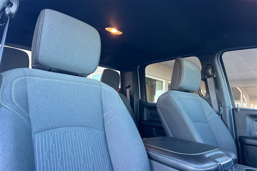 Used 2024 RAM 2500 Tradesman w/ Chrome Appearance Group image 16