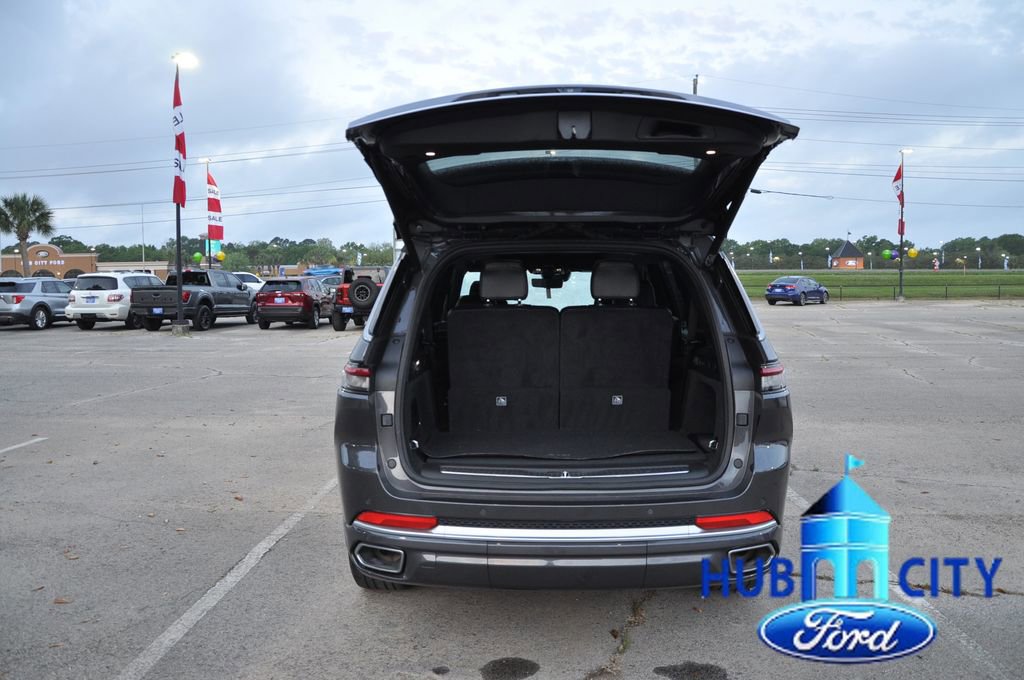 Used 2023 Jeep Grand Cherokee L Summit w/ Advanced Protech Group IV image 23