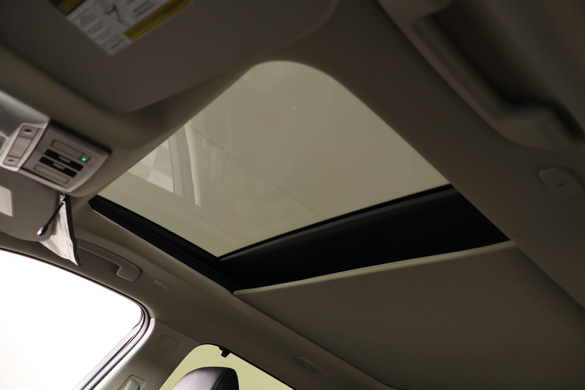 Used 2025 Nissan Rogue SL w/ SL Premium Package image 15