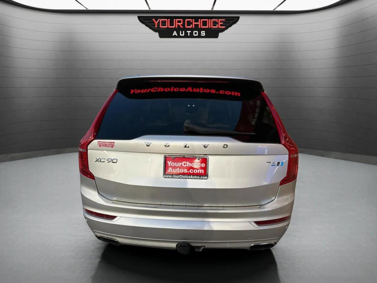Used 2016 Volvo XC90 T6 Momentum image 4
