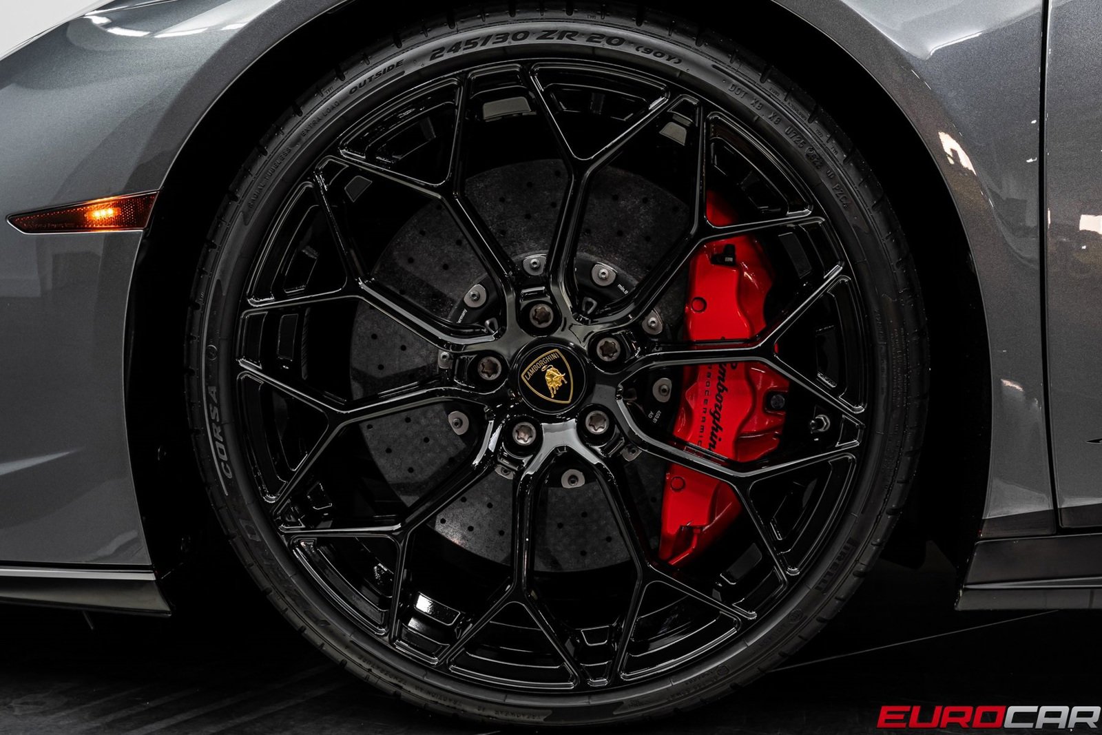 Used 2018 Lamborghini Huracan Performante image 24