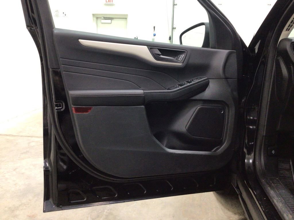 Used 2022 Ford Escape SE AWD/4WD image 16