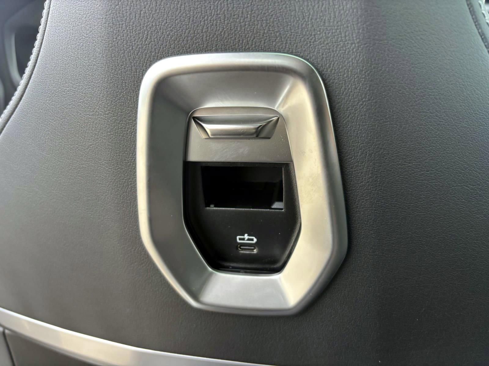 Used 2026 BMW i7 xDrive60 w/ Executive Package AWD/4WD image 35