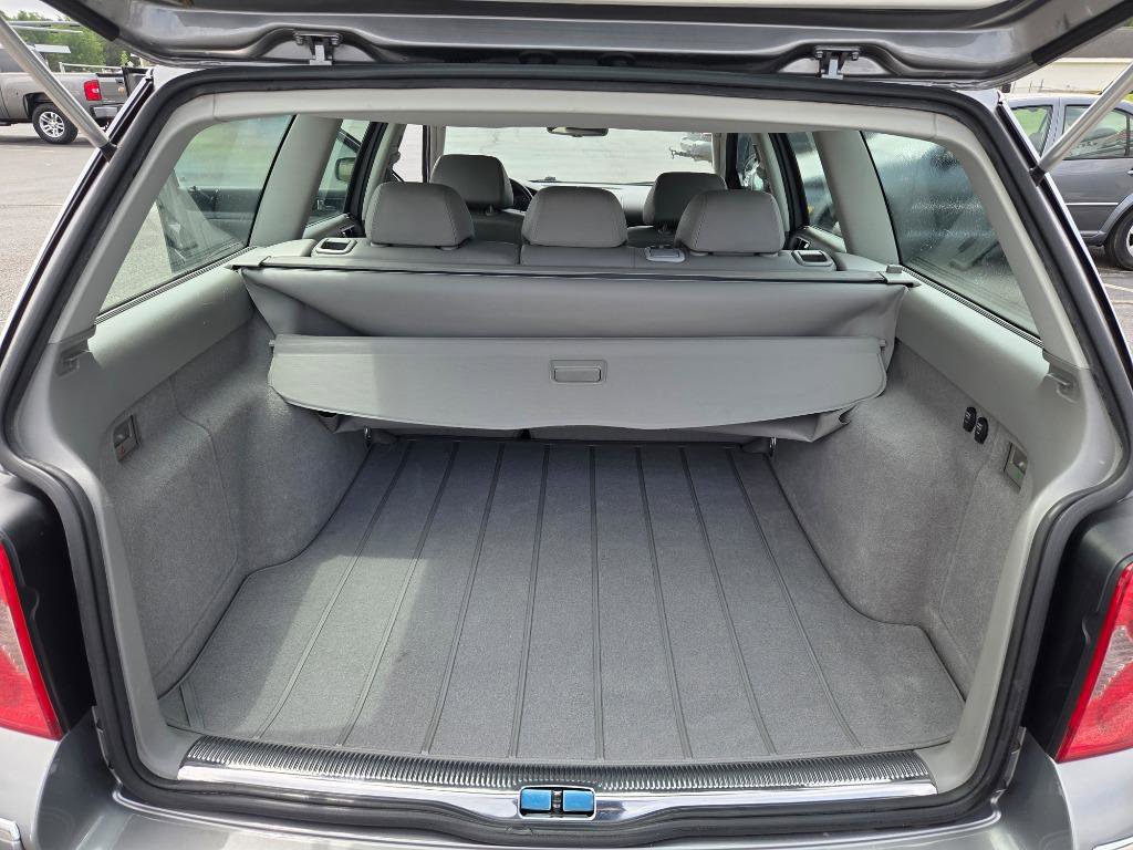 Used 2003 Volkswagen Passat GLX image 8