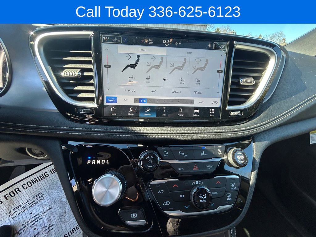 New 2026 Chrysler Pacifica Limited w/ S Appearance Package FWD image 25