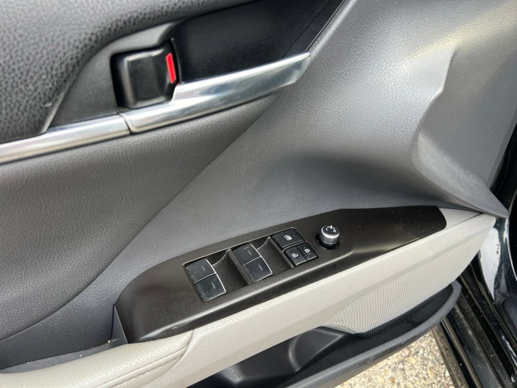 Used 2024 Toyota Camry XSE FWD image 16
